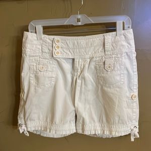 White shorts size 5